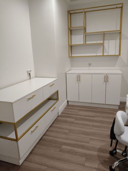 Продается комлект мебели для косметологии