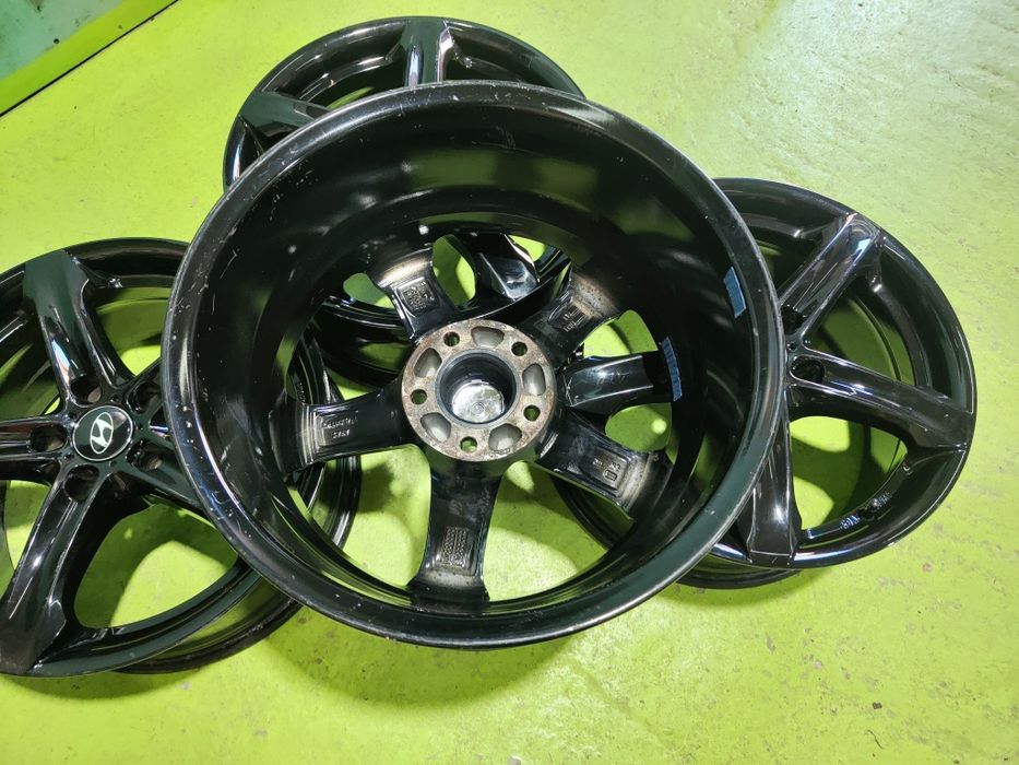 17 5x114.3 Hyundai Kia лети джанти 5х114.3 черни