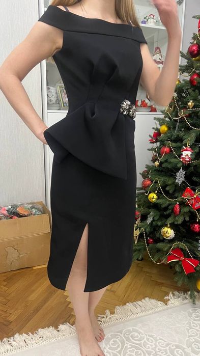 Платья  праздничные.