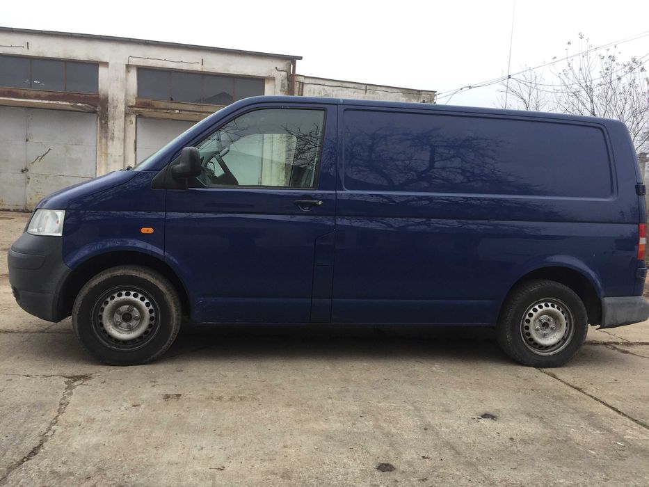 Dezmembrari VW Transporter T5 2.5 TDI AXE AXD