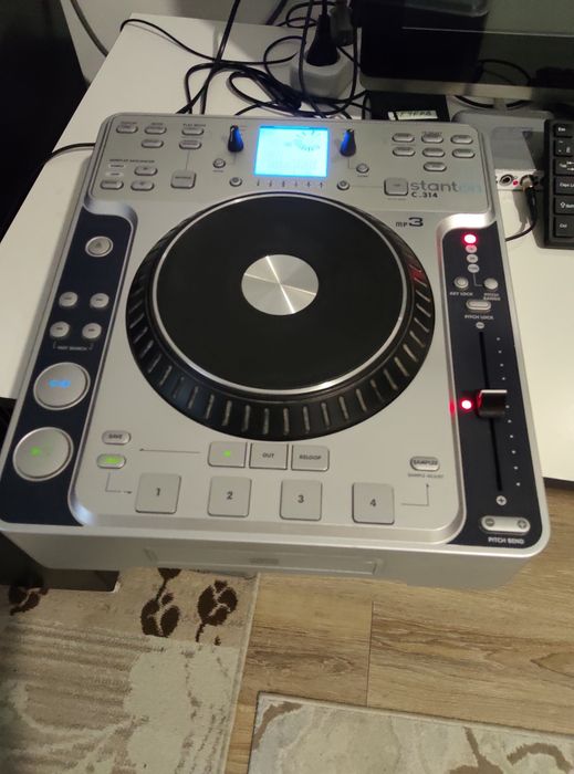 Dj вертушка от Stanton