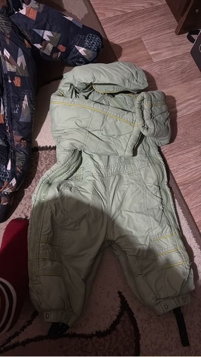 Продам комбез для мальчика и девочки