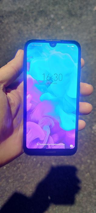 Телефон Huawei y5 32gb без торга