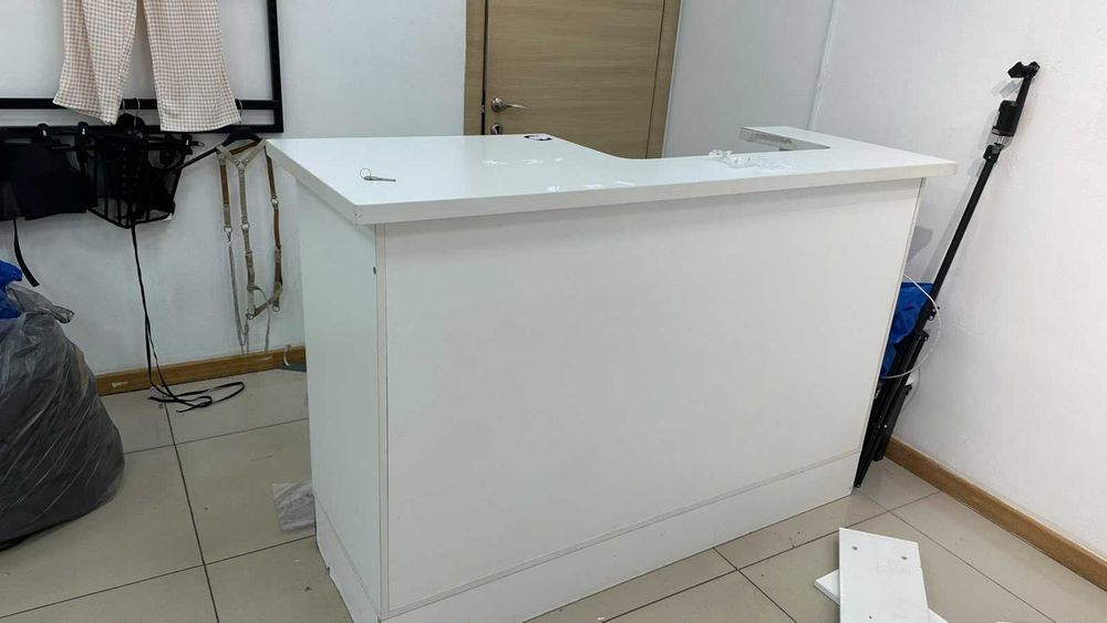 Продам торговое оборудование БУ