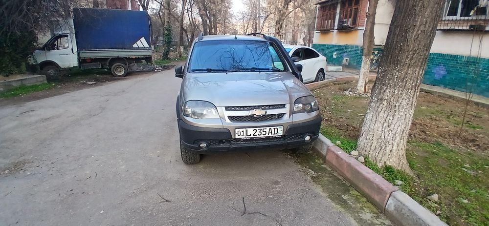 Продаю шевроле нива 2019