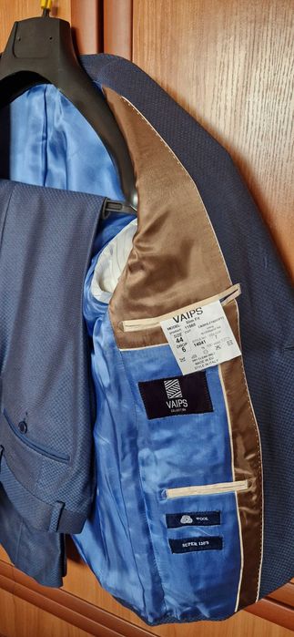 Костюм -абитуриент, италиански, 100% вълна, като нов!