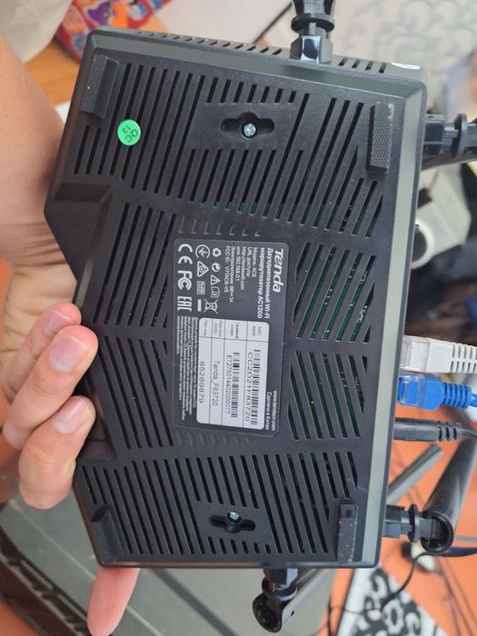Продаеться модем Tenda AC6