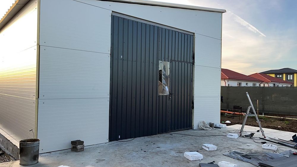 Vând garaj pe teren 300 m2/ accept și variante auto