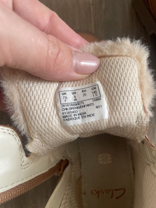 Ghete fetita Clarks nr 25