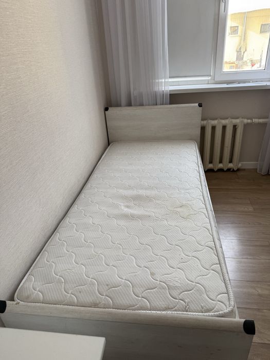 Продам  кровать односпальный