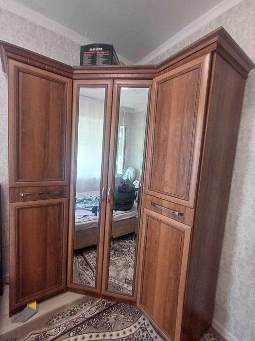 Угловой шкаф продается