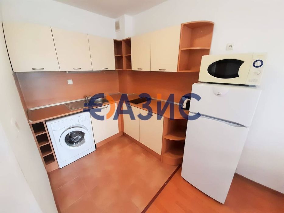 Продава се Двустаен апартамент в к.к. Слънчев бряг - 60 кв.м за 1092 €/кв.м - Снимка #8