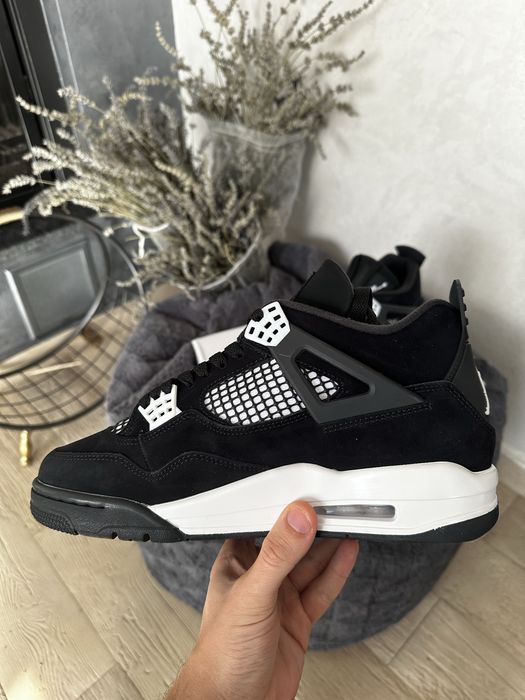 Nike Air Jordan 4 Retro White Thunder