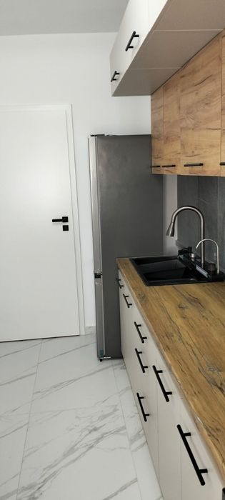 Închiriez apartament cu doua camere