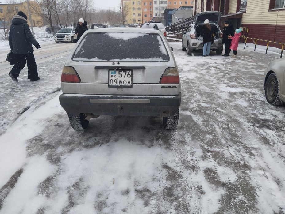 Голф 2, об 2.летни доңгелектер бар