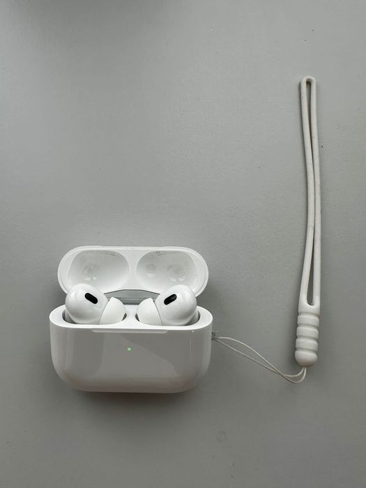 Apple AirPods Pro 2nd generation with Wireless MagSafe Charging Case
