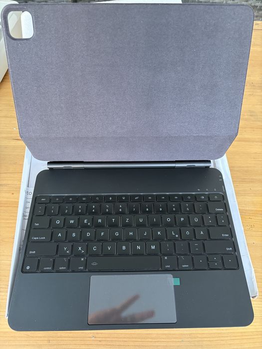 Magic Keyboard iPad Pro 12.9 / iPad Air 13 QWERTZ, Trackpad Precision, Bluetooth, Magnetic