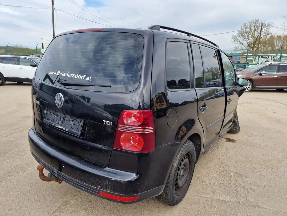 Dezmembram Volkswagen Touran, 1.9 TDI, 6 viteze, an 2009