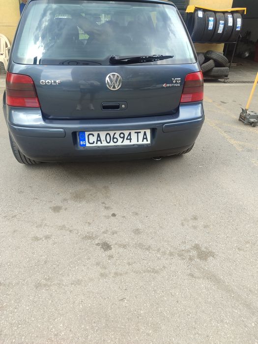 Продавам Голф 4 2.3 v5