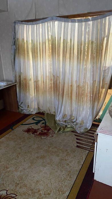 Юнусобод 2 кварталда квартира бор. Универсамда. Метрога якин. Студ.