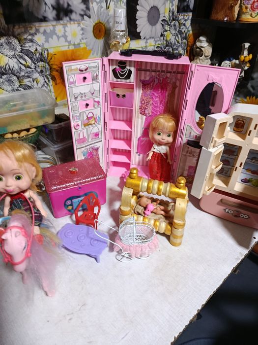 Продается   все для девочек