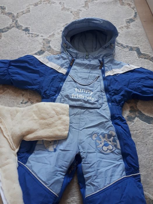 Продам детскии зимнии комбинезон