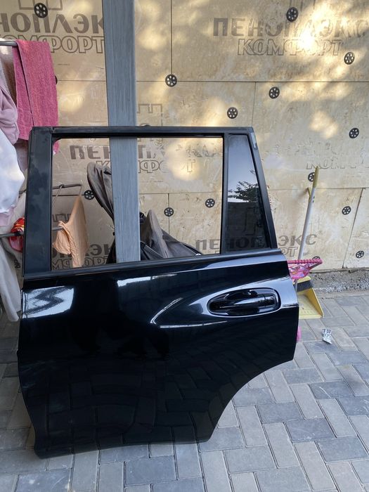 Двери на Toyota Lexus