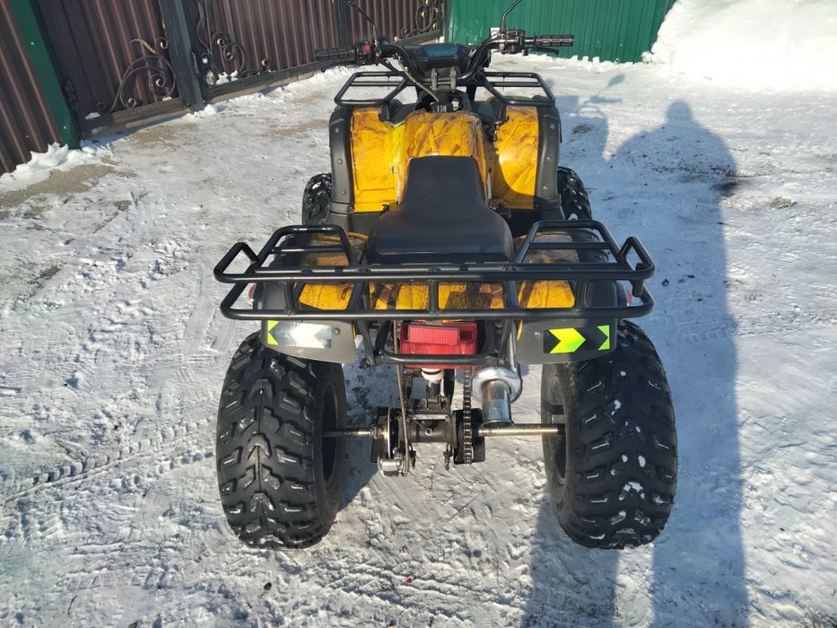 Квадроцикл не маленький.