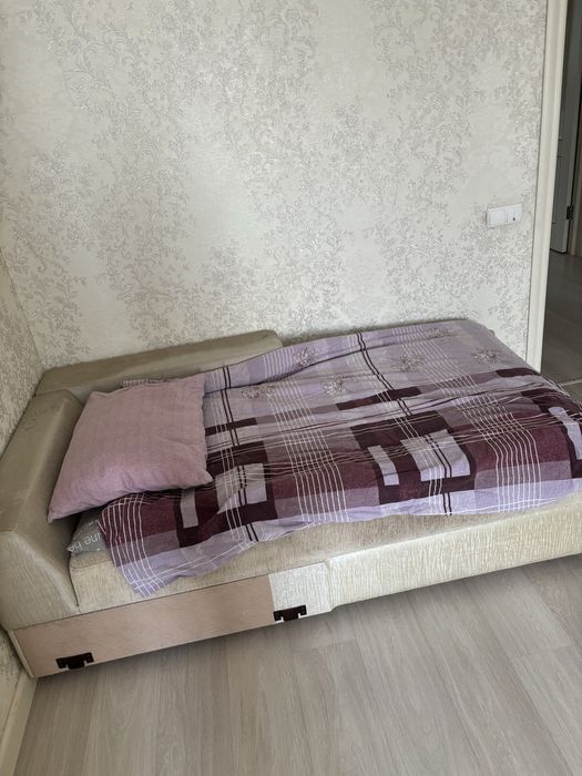 ОТДАМ Диван с подьемным механизмом