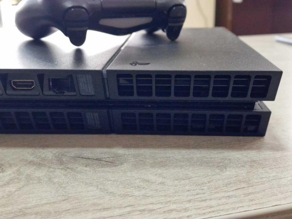 Playstation 4 500GB с един джойстик + игра FC24