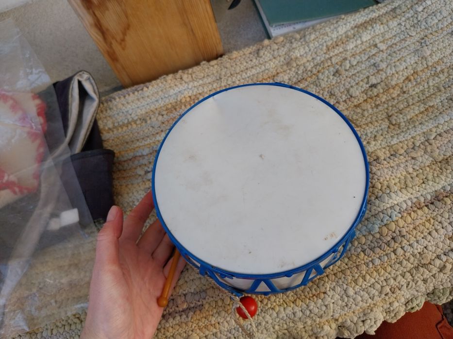 Триола и барабанче