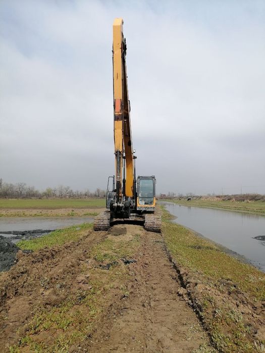 Srochni XCMG XE260CLL 16 Metrlik 2016 Ideal holatda Tayor xarajati yuq