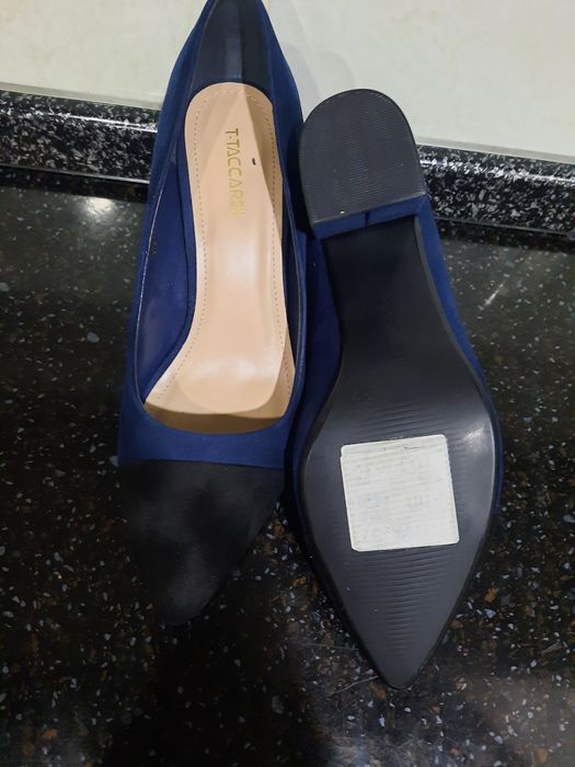 Продам женские новые туфли