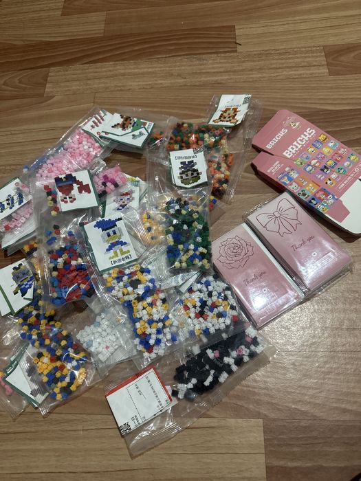 Пиксельные фигурки, игрушки.