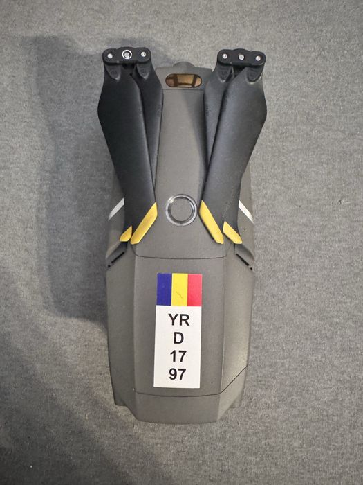 DJI Mavic 2 Zoom + 3 baterii + geantă – stare bună