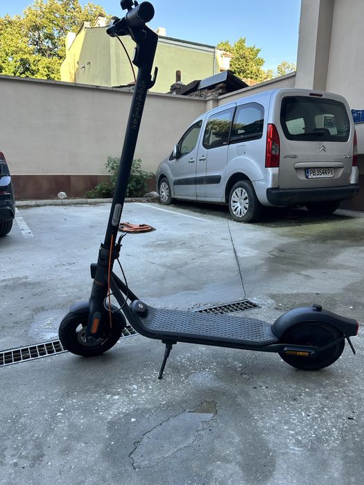 Електрическа тротинетка Segway Ninebot F2 Pro