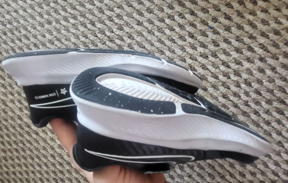 Продам кроссовки на мальчика