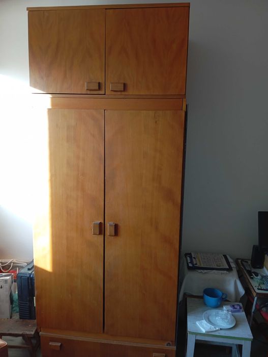 Donez urgent cadru pat, dulap și altele