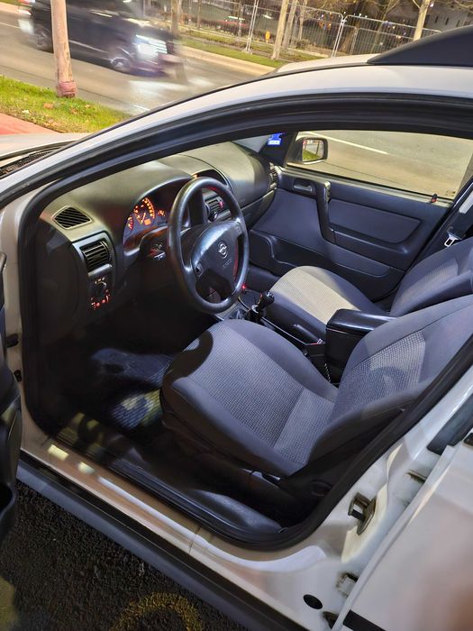 Opel Astra 2008 133.000 km 1.6 benzina break