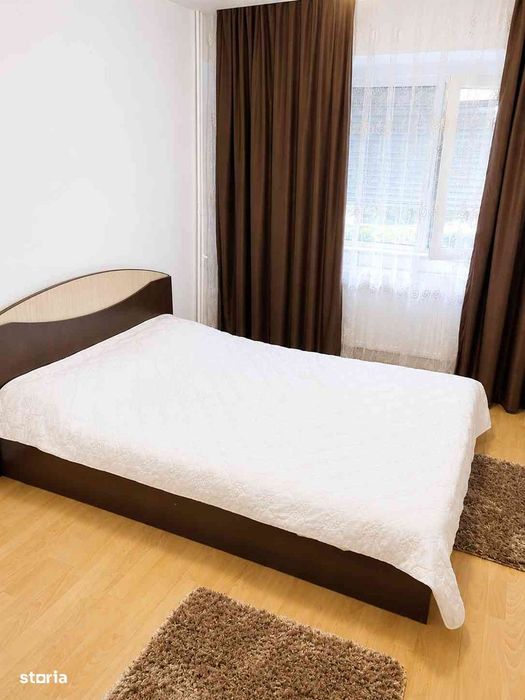Inchiriez apartament 3 camere