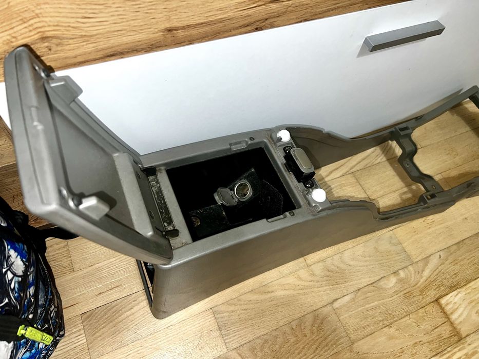 Централна конзола Subaru Forester SG5 (2002) – оригинална