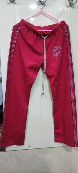 Женский спортивный костюм .250 тысяч