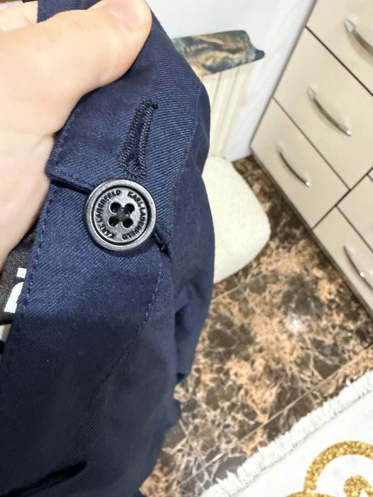 Мъжки костюм на KarL Lagerfeld