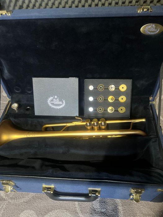 Vând trompetă  B&S MBX3-M Gold Brushed