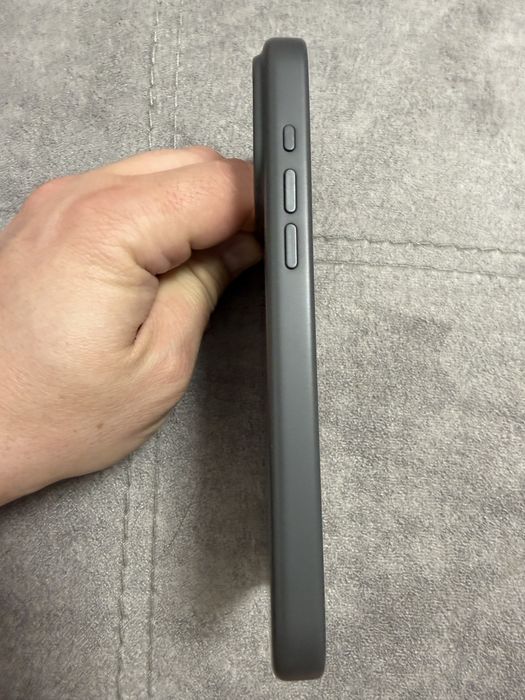 Husa Iphone 17 pro max BEATS