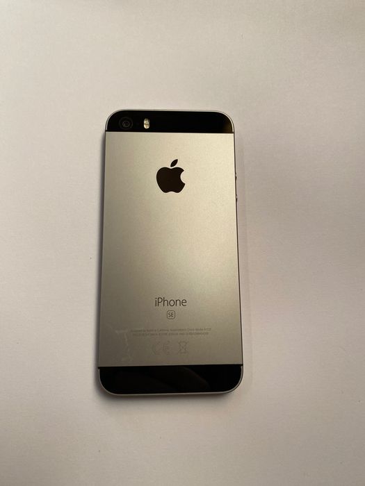 Продавам iPhone SE 2016