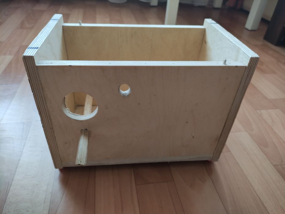 Домик гнездо для попугаев