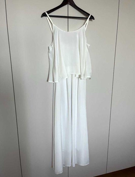 Дълга бяла рокля със свободна кройка по модел на Zara