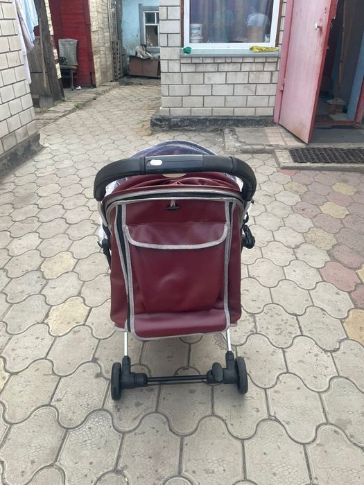 Продаю коляску по чти новая
