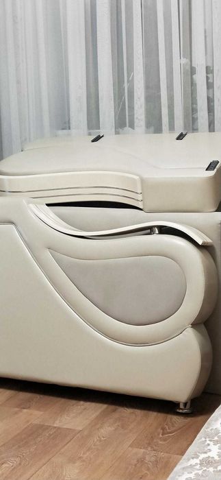 Продам красивый мини-диван